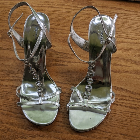 Jacqueline Ferrar Shoes - Silver Crystal open toe heal sandal shoe